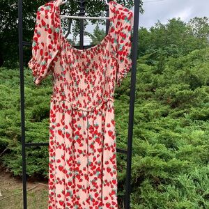 Strawberry fields dress 🍓